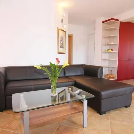 Apartment Bernstein *